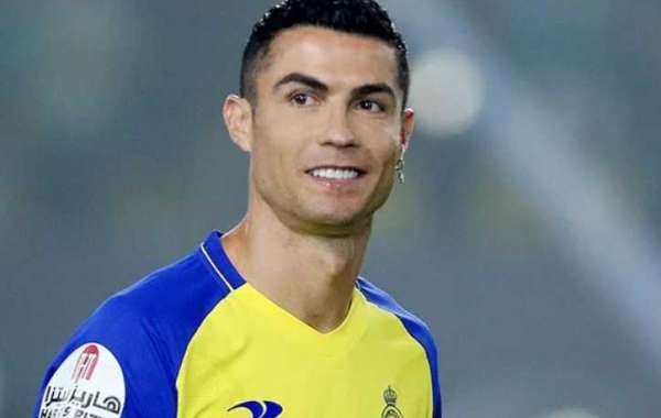 Estreia de 140 milhões de euros ajuda Ronaldo a fazer um jogo perfeito, duas novas contratações estreiam-se, Mane faz du