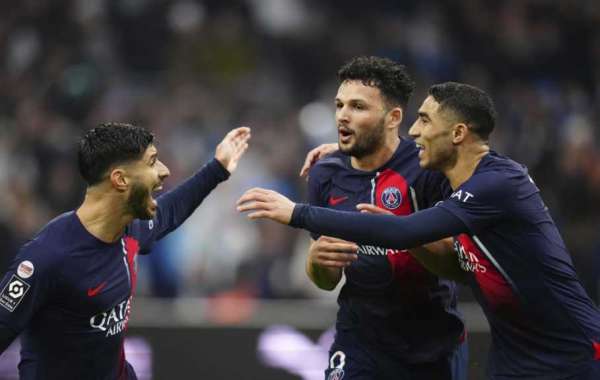 El Paris Saint-Germain, con diez hombres, gana 2-0 al Marsella